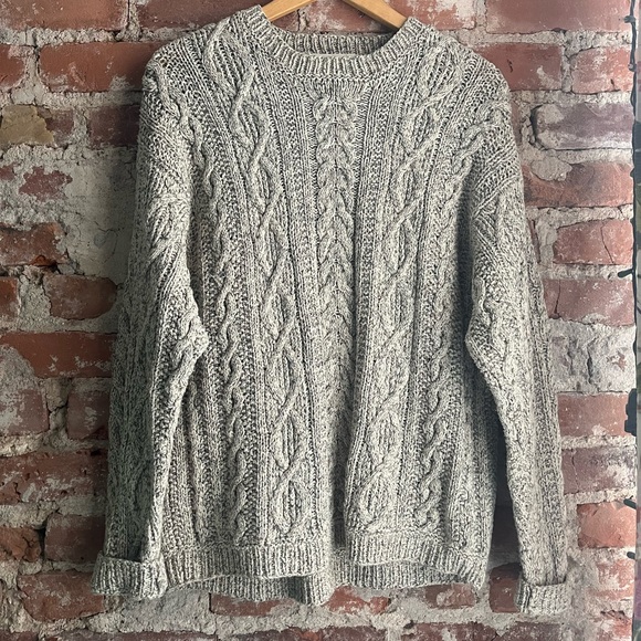 Banana Republic Unisex Cotton Linen Silk Crewneck Sweatshirt in Beige Cableknit - Picture 2 of 7